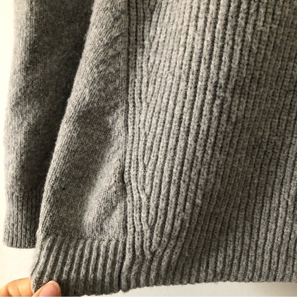 LOFT Gray Textured Sweater - Picture 3 of 5